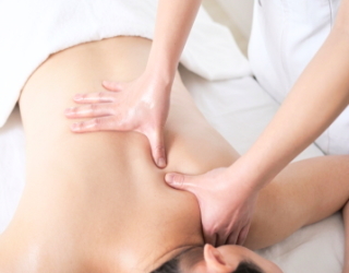 筋肉の状態に合わせて行うアロマトリートメント施術