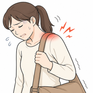 肩に負担がかかるバッグの持ち方